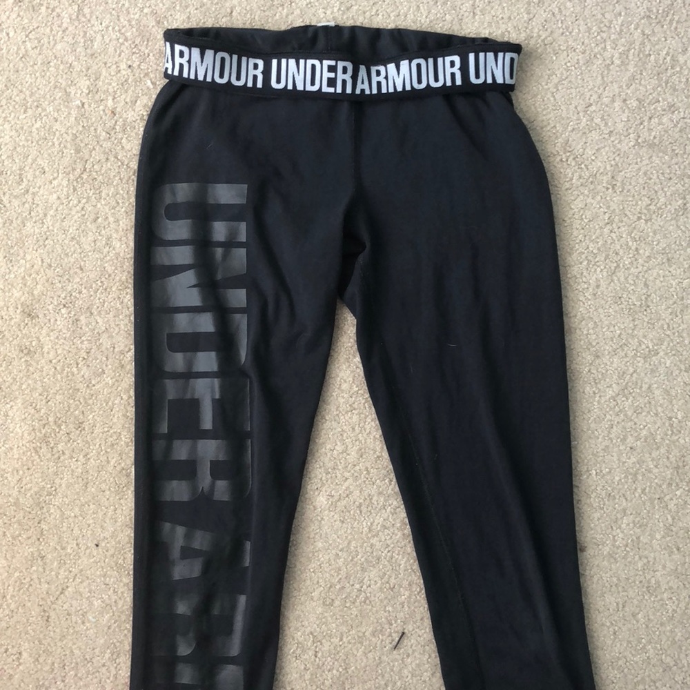 black UA leggings